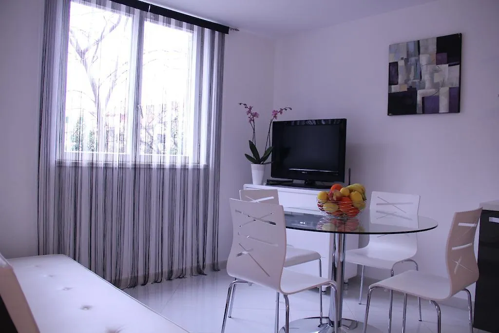 Mladena Apartment Split