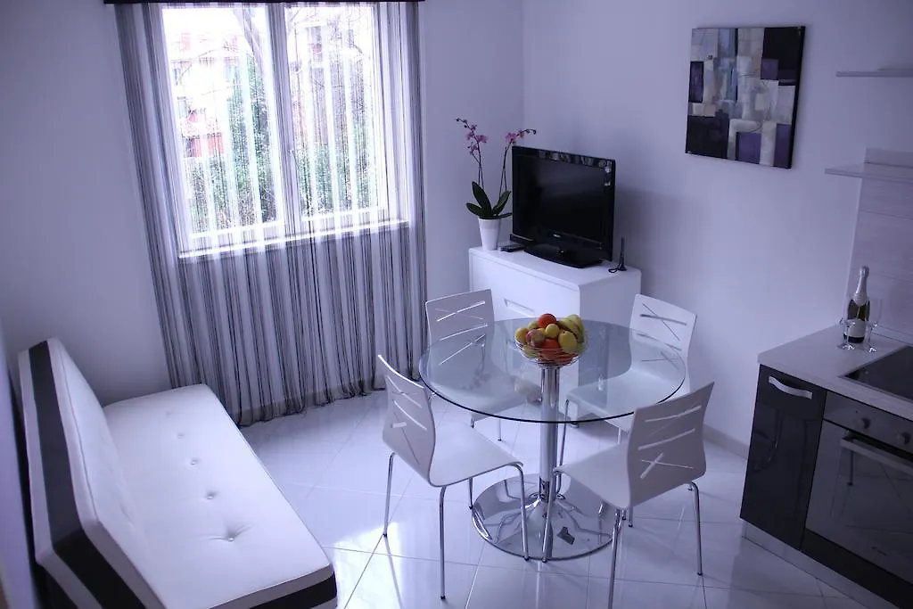 Mladena Apartment Split